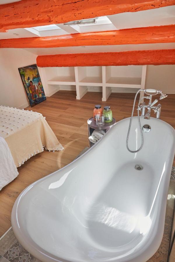 Remarkable Flat In The Historical Part Of Безье Экстерьер фото